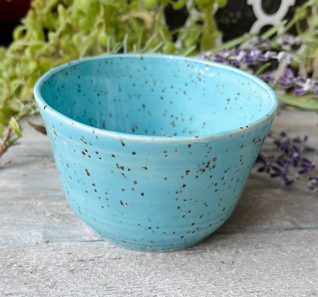 Handmade Stoneware Bowl, Wheel-Thrown Pottery – Bluebird